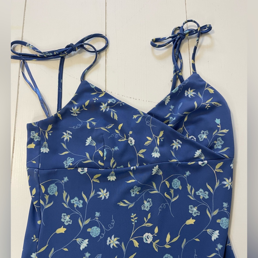 Express Floral Dress - Picture 2 of 3
